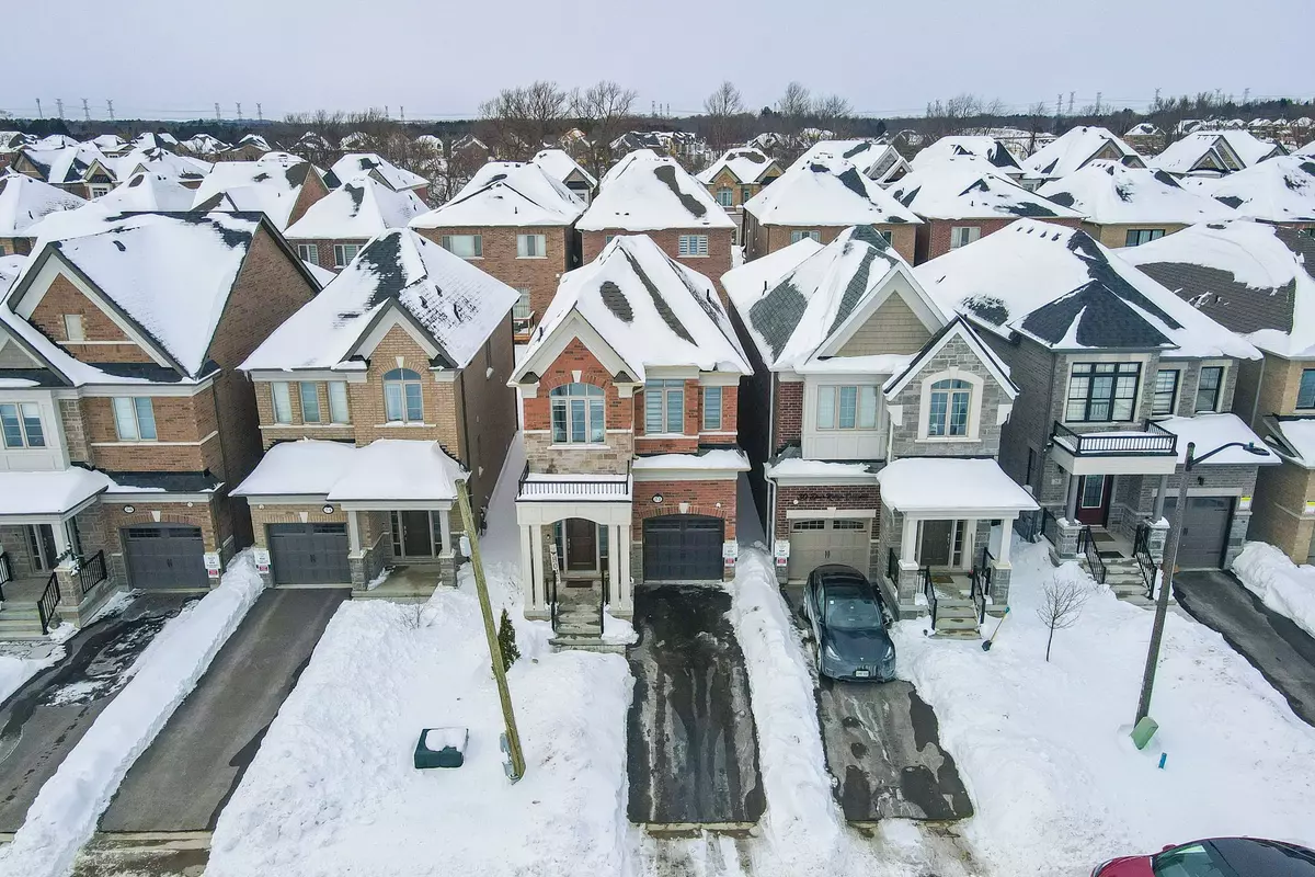 Whitby, ON L1P 0P3,32 Deer Ridge CRES