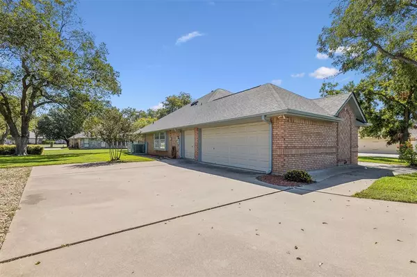 Granbury, TX 76049,9011 Pleasant Hill Drive