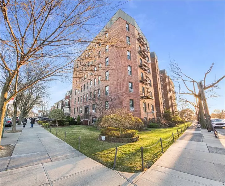 2310 Ocean Pkwy #6A, Brooklyn, NY 11223