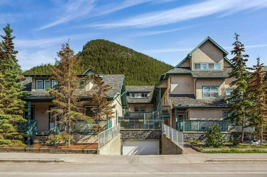 Banff, AB T1L 1E3,504 Banff AVE #6