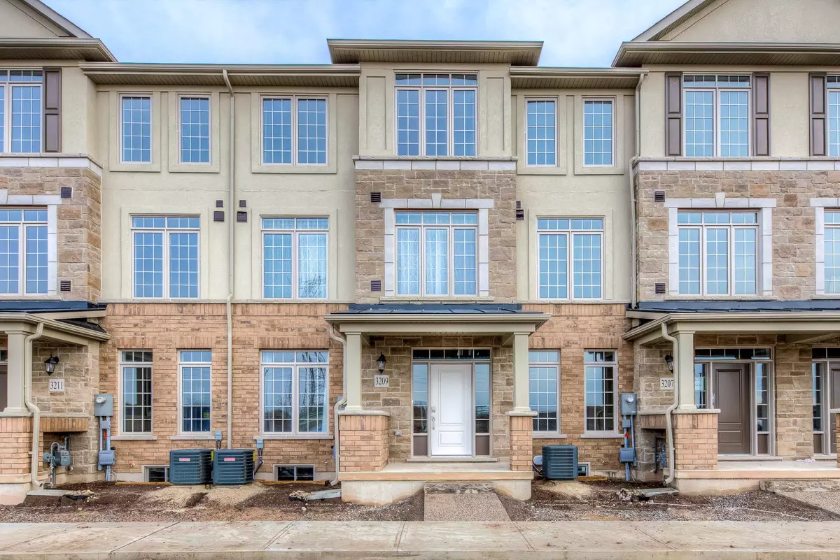 Oakville, ON L6H 0X1,3209 William Coltson AVE