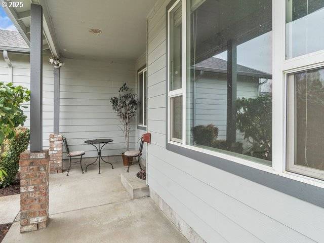 Eugene, OR 97404,1327 MANZANA ST