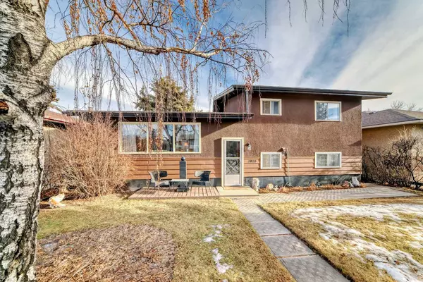 Calgary, AB T2B1H3,2028 43 ST SE