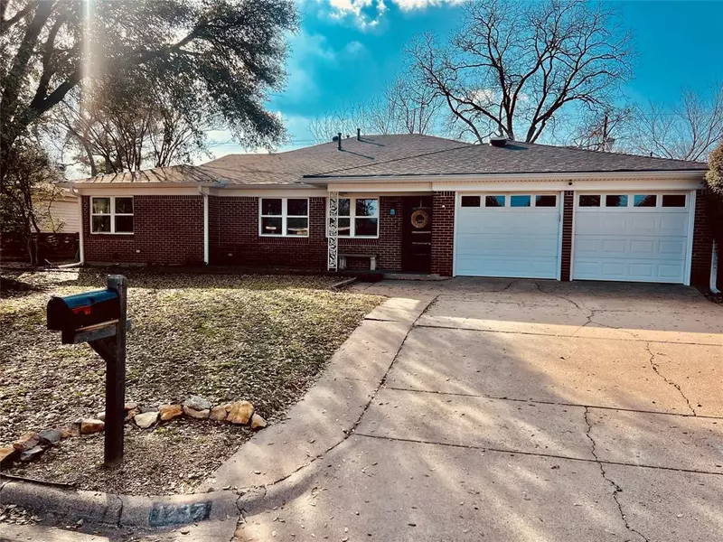 1237 Valentine Street, Hurst, TX 76053