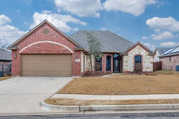 Weatherford, TX 76086,302 Jade Lane