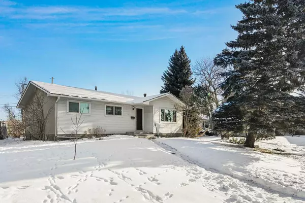 4536 Vegas RD Northwest, Calgary, AB T3A 0N1