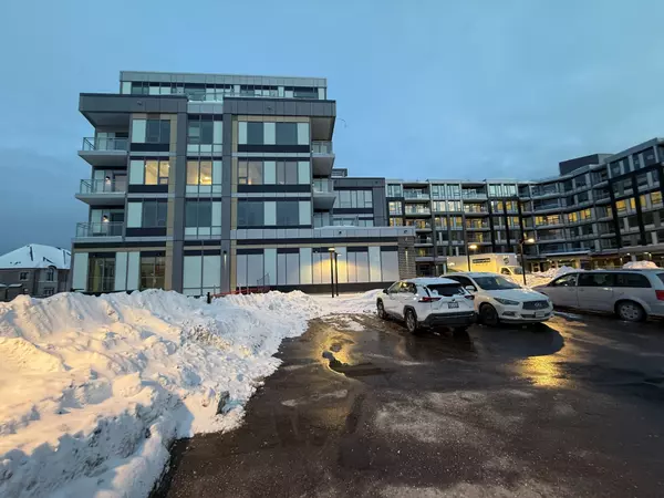 Oakville, ON L6M 5N2,2501 Saw Whet BLVD #251