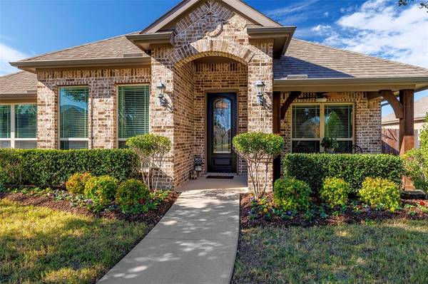 3033 Carlton Parkway, Waxahachie, TX 75165