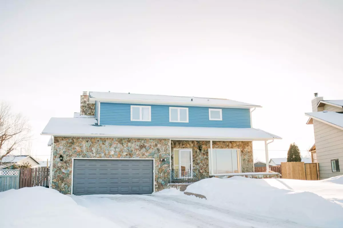 Stettler, AB T4K 1J3,8 56 Street Close