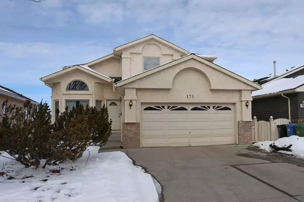 171 Edgebrook CIR Northwest, Calgary, AB T3A 5A3