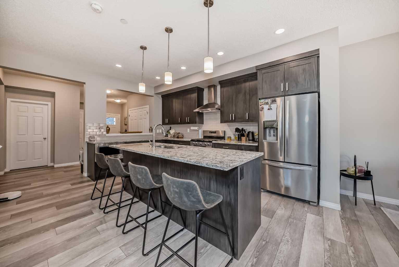 Calgary, AB T4B 3P5,46 Lucas WAY NW
