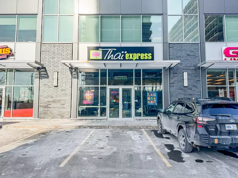 1331 Clyde AVE #102, Carlington - Central Park, ON K2C 3G4