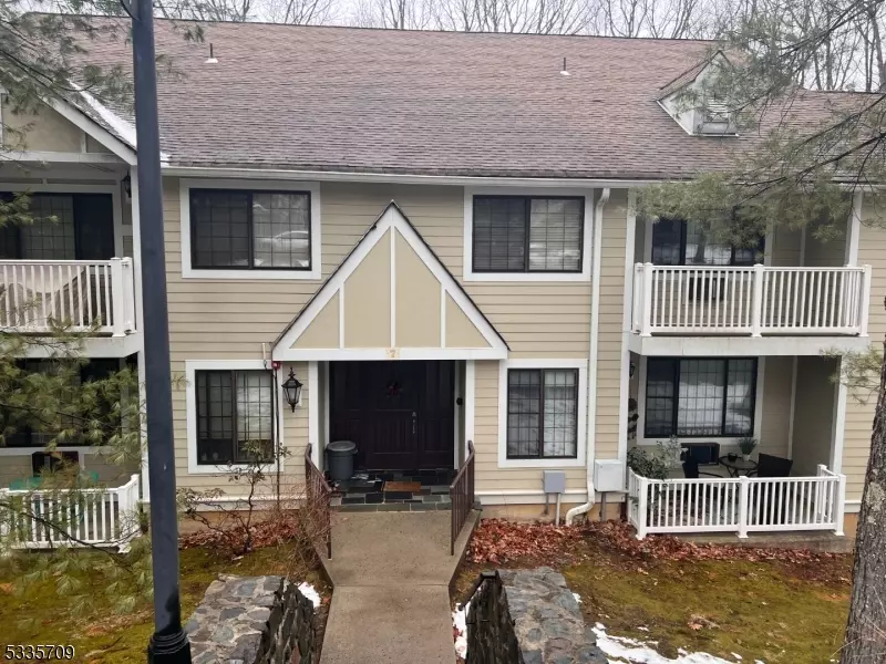 7J Foxwood Dr #J, Morris Plains Boro, NJ 07950