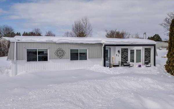 21 Hearts Content N/A, Innisfil, ON L9S 1S1