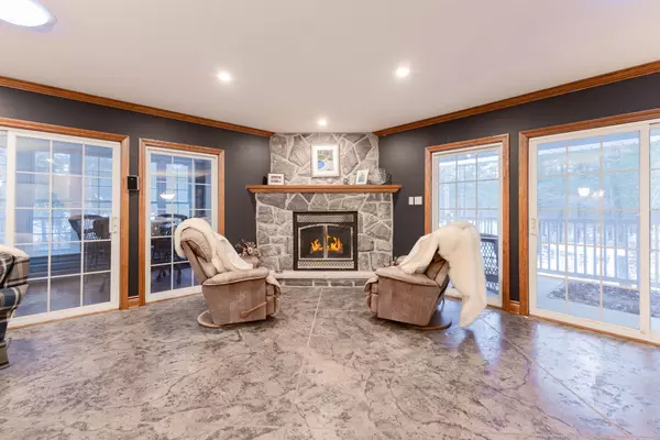 Lambton Shores, ON N0M 1T0,10233 Pinetree DR