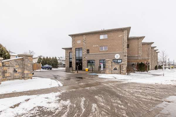 Guelph, ON N1K 0C6,904 Paisley RD #202