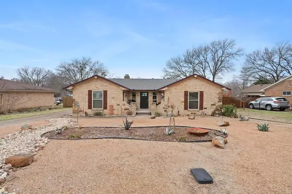 115 S Valley Street, Red Oak, TX 75154