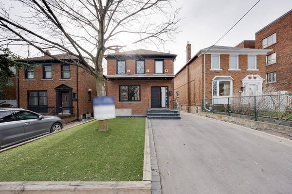 1836 Bathurst ST, Toronto C03, ON M5P 3K7