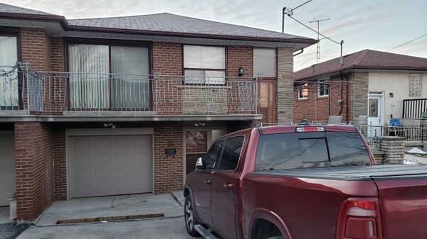 12 Bamford CRES #Lower, Toronto W05, ON M3N 1T8