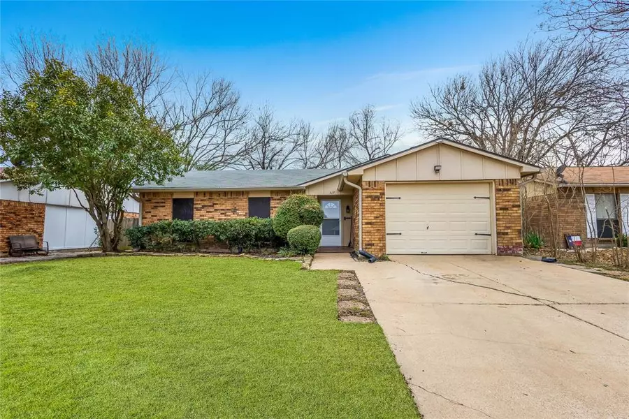 517 Forestwood Drive, Forney, TX 75126