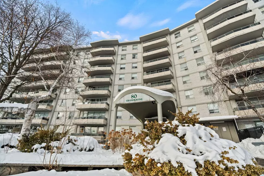 80 Grandravine DR #309, Toronto W05, ON M3J 1B2