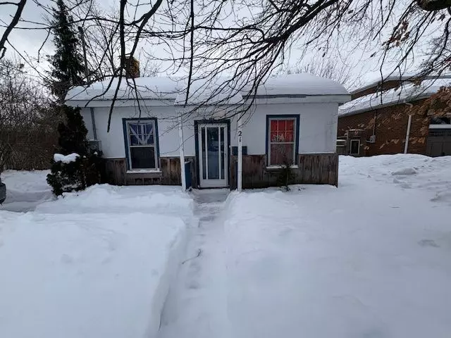 21 Ellen ST, Brampton, ON L6V 1J7