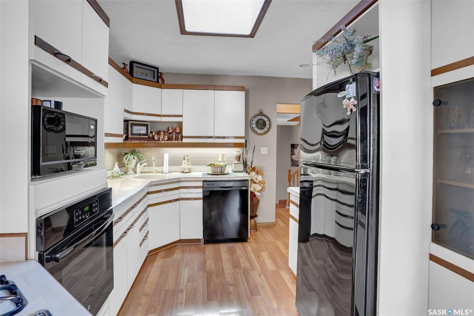 Regina, SK S4N 1G4,407 Holland AVENUE