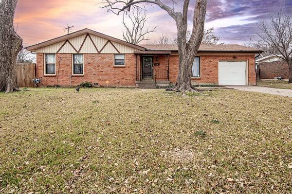 111 W Cedar Street, Hurst, TX 76053