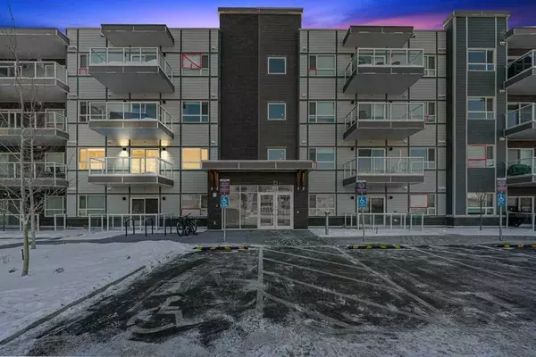 40 Carrington PLZ Northwest #221, Calgary, AB T3P 1X7