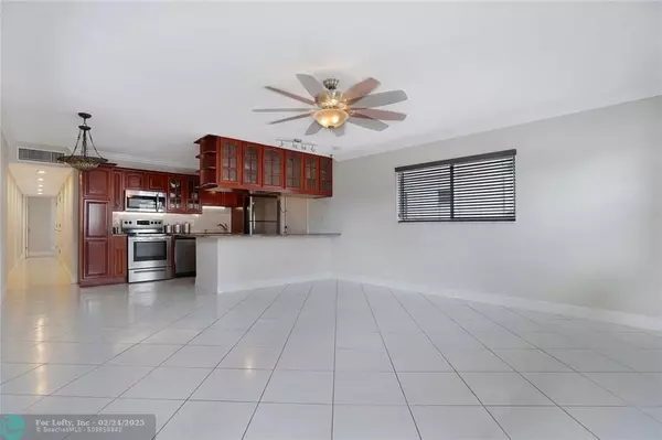 Fort Lauderdale, FL 33306,2701 Middle River Dr  #10