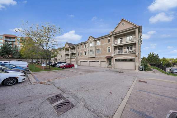 78 Sunset BLVD #108, New Tecumseth, ON L9R 2H5