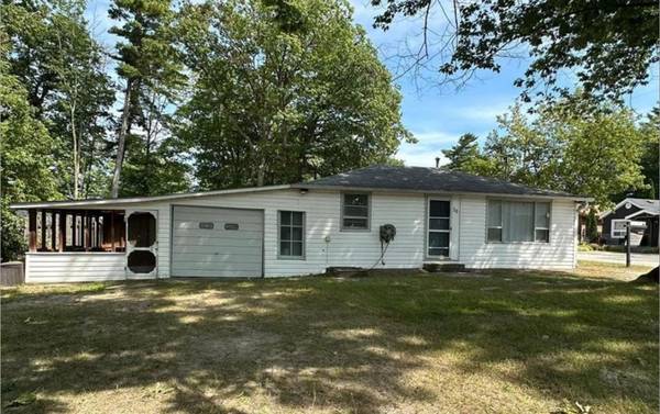 38 Laidlaw ST, Wasaga Beach, ON L9Z 2L2