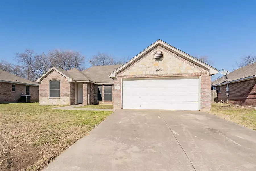 5729 Burton Avenue, Fort Worth, TX 76119