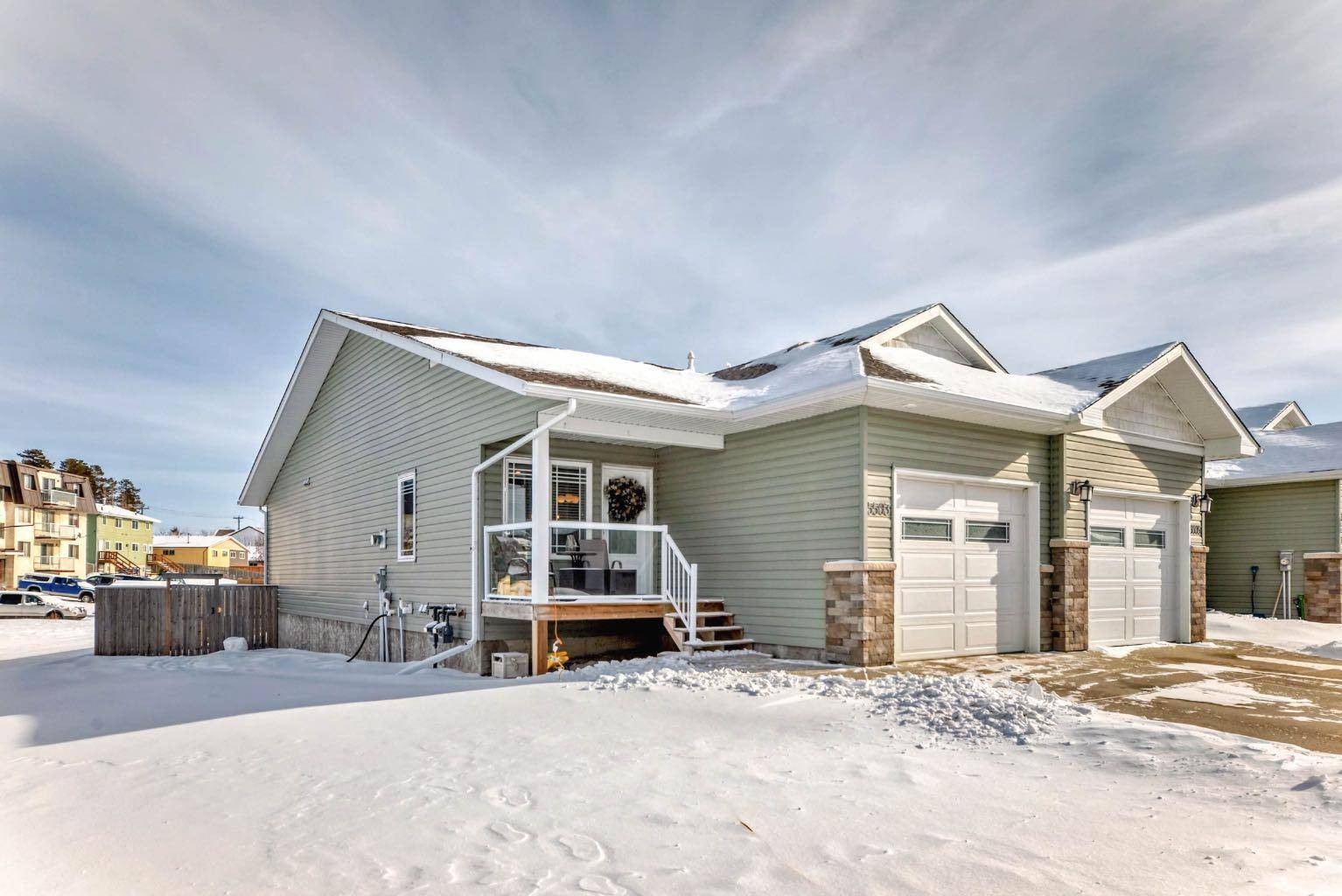 5503 52 Avenue Close, Innisfail, AB T4G 0A1