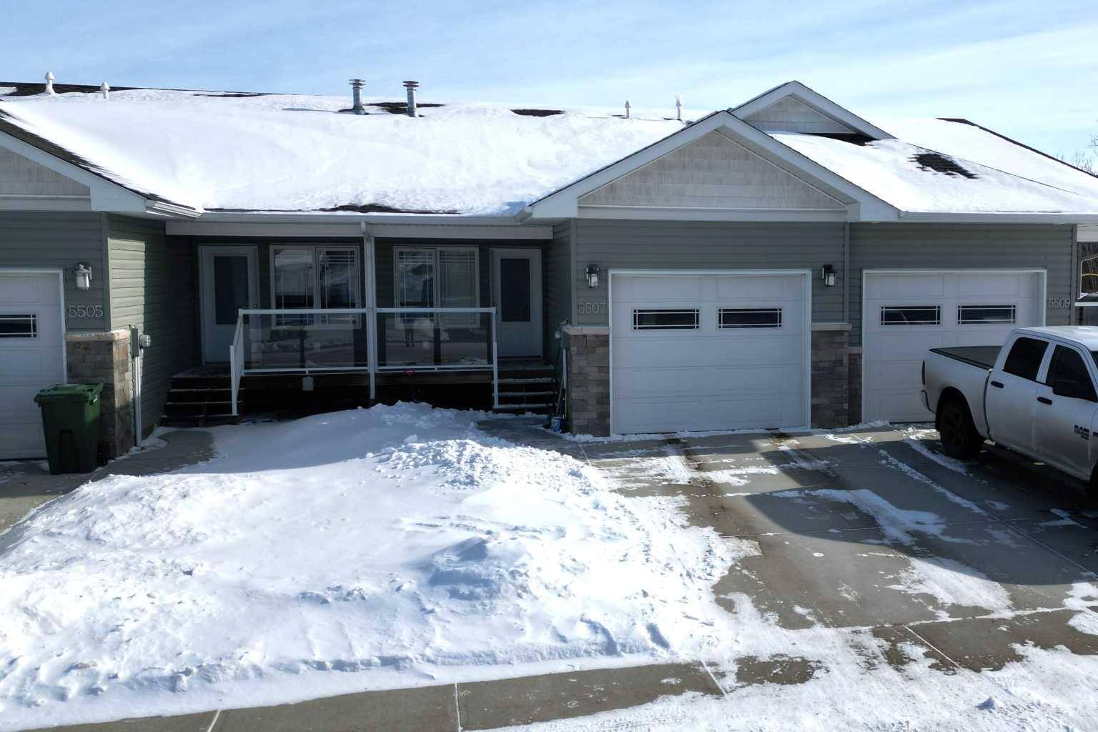 5507 52 Avenue Close, Innisfail, AB T4G 0A1