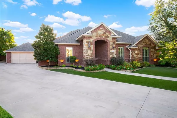 7924 Bella Court, North Richland Hills, TX 76182