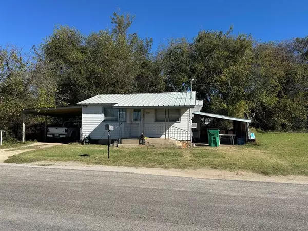 555 S Belknap Street, Stephenville, TX 76401