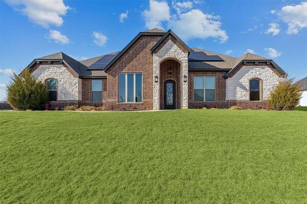 3609 Upper Lake Circle, Granbury, TX 76049