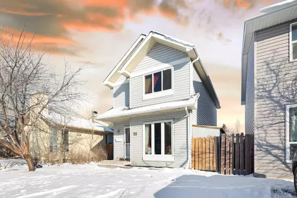 Calgary, AB T3J 1Y6,95 Castlegreen Close NE