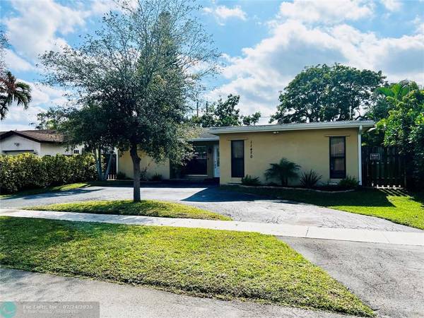 11470 NW 38th Pl, Sunrise, FL 33323