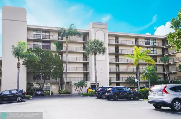 7 Royal Palm Way  #304, Boca Raton, FL 33432