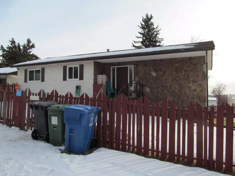 5037 52 ST, Rocky Mountain House, AB T4T1A5