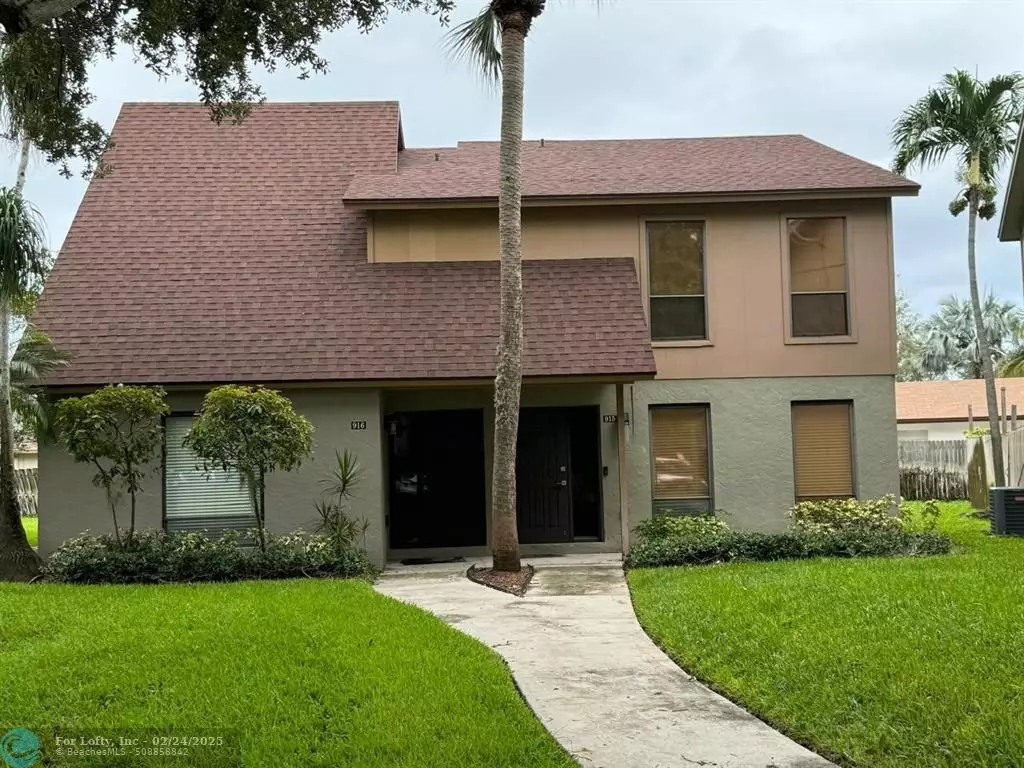 Palm Beach Gardens, FL 33403,916 Sandtree Dr  #916