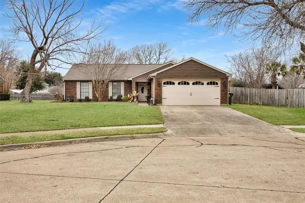 419 Creekmeadow Lane, Lewisville, TX 75067