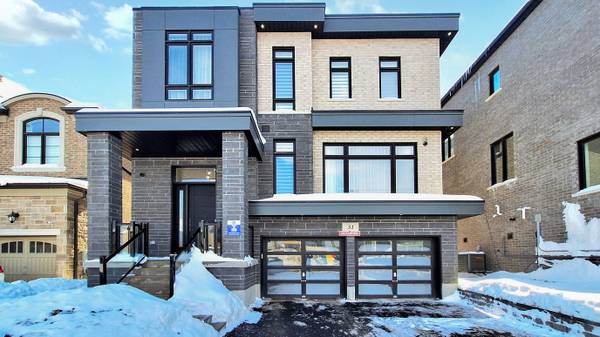 31 Donsgrove CT, Vaughan, ON L4J 9A1