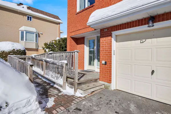 Barrhaven, ON K2J 3L1,3A Maple Ridge CRES