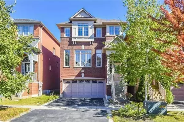 13 Fairlawn AVE, Markham, ON L6C 2E7