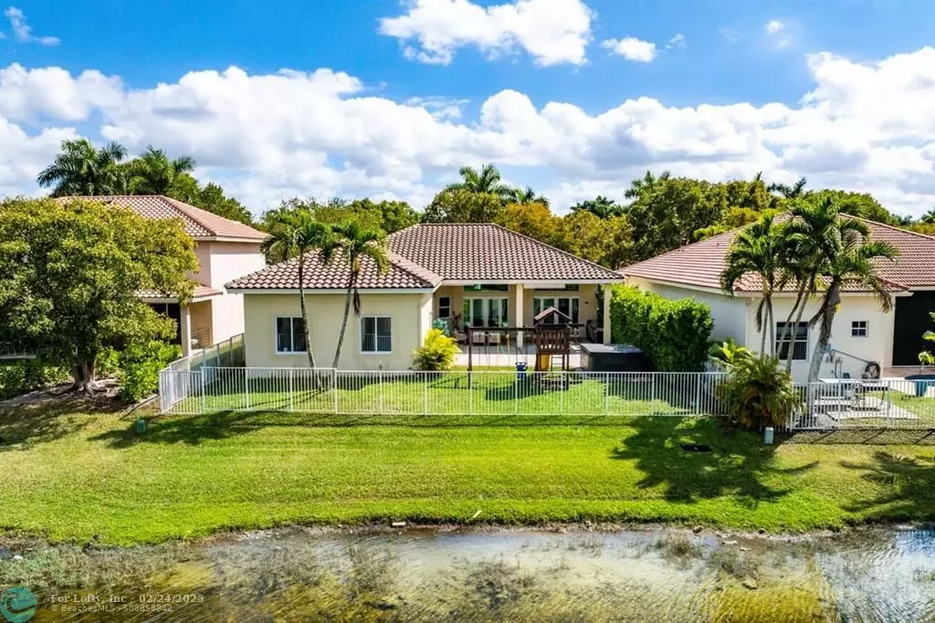 Weston, FL 33331,3636 Heron Ridge Ln