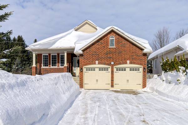 2 Princess Point DR, Wasaga Beach, ON L9Z 3C3