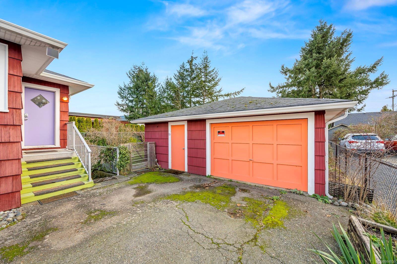 Courtenay, BC V9N 1P5,380 10th St